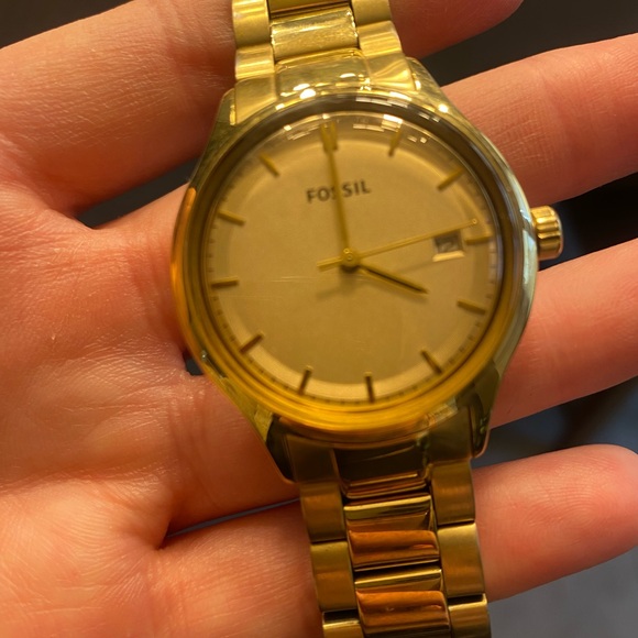 Classic Gold Plated Fossil Watch - Picture 1 of 7